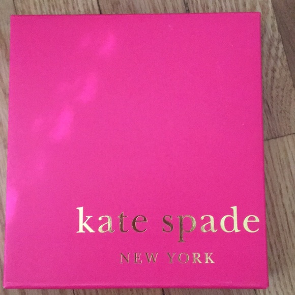 NWT Kate Spade Daisy Place Round Accessory… - Picture 5 of 7